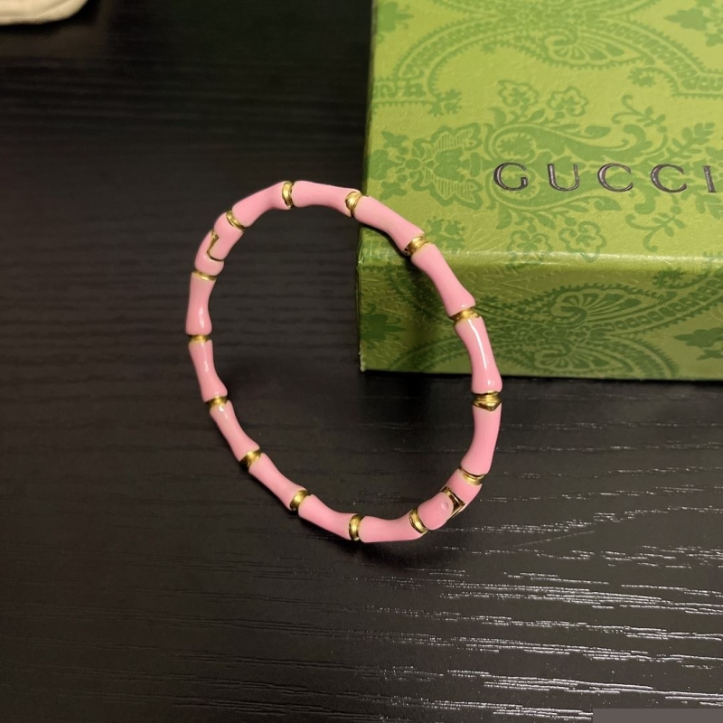 G*u*i bracelets